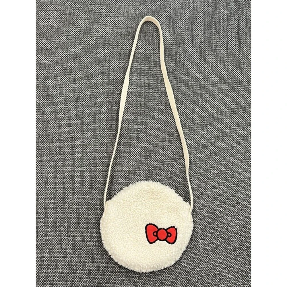 Samansa Mos2 Lagom x Hello Kitty Cream Round Crossbody Bag